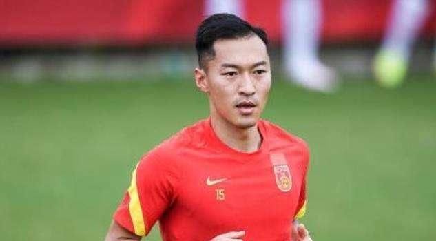 【比赛焦点瞬间】第2分钟，亚特兰大左路传到禁区，德凯特拉雷小角度低射被扑！